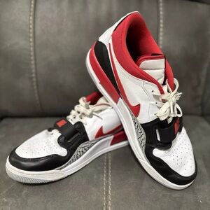 Nike Men's Red and Black Sneakers size 13
